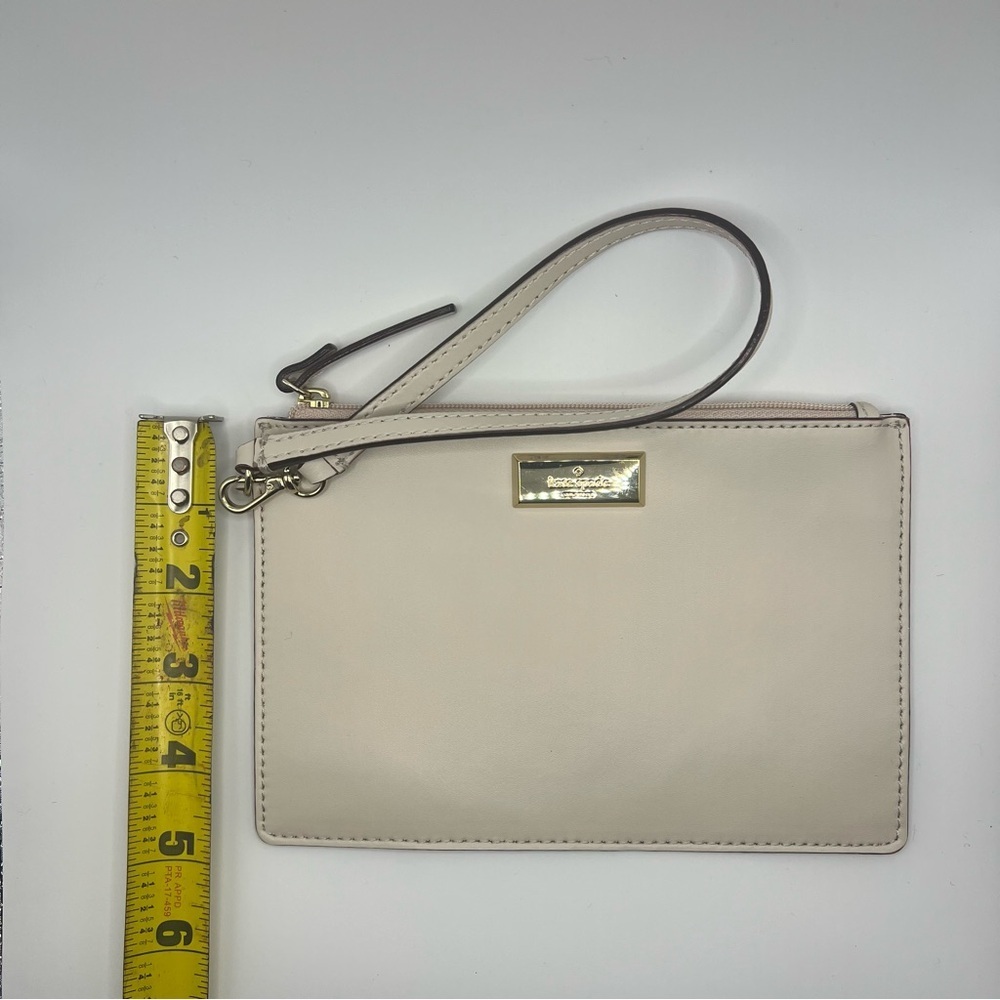 Kate Spade Wristlet Beige Taupe Leather Wallet 7.25" x 4.75" - Picture 4 of 5